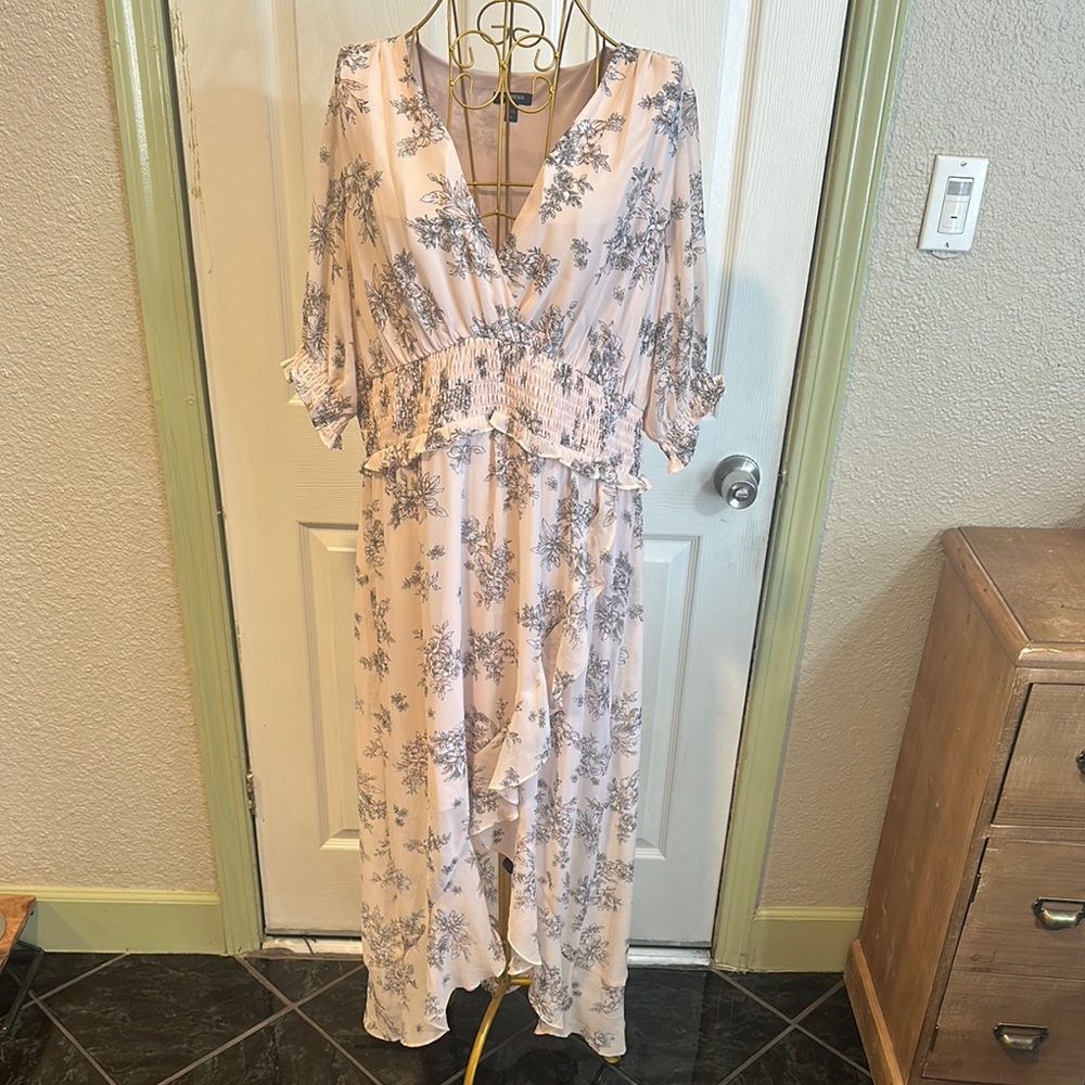 Express light Pink V-Neck smocked floral ruffled high-low Sundress size XL